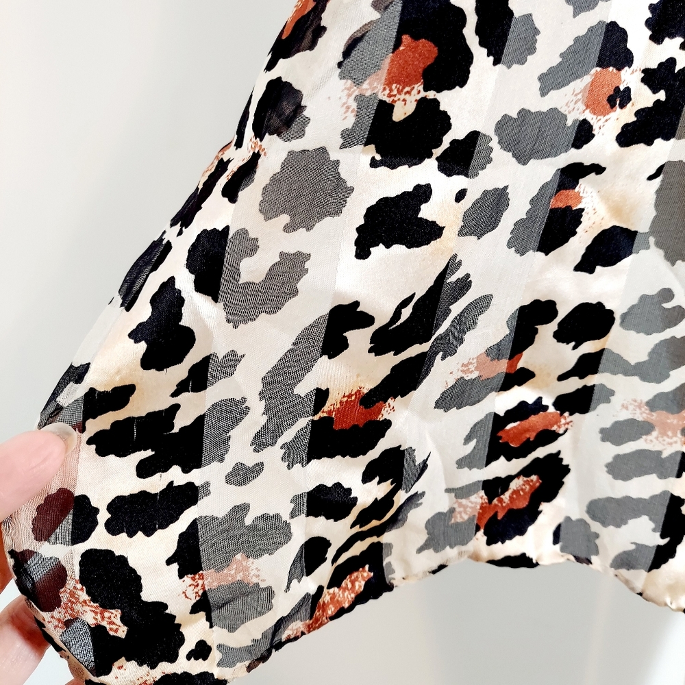 SOLD 🦋 vintage silk chiffon sheer leopard scarf - Picture 6 of 16